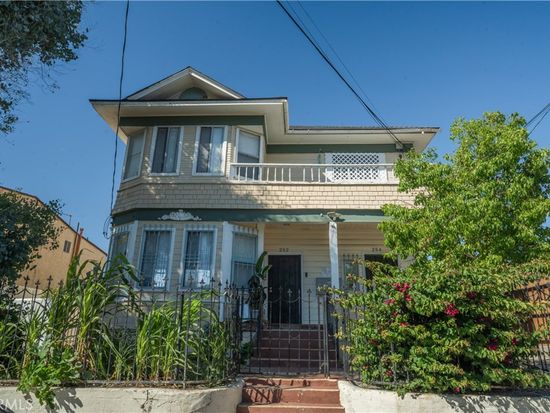 252 W 11th St, San Pedro, CA 90731