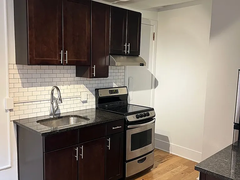 301 Main St — Photo 26
