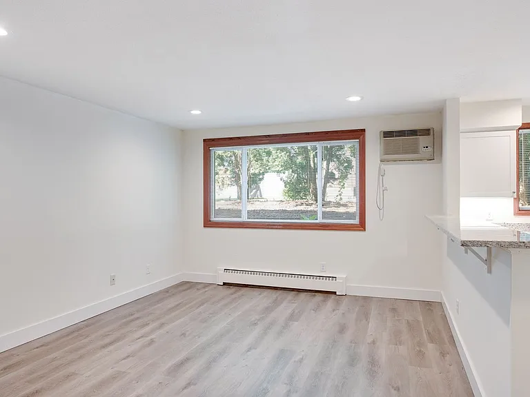 2407 Hampshire Ave — Photo 3