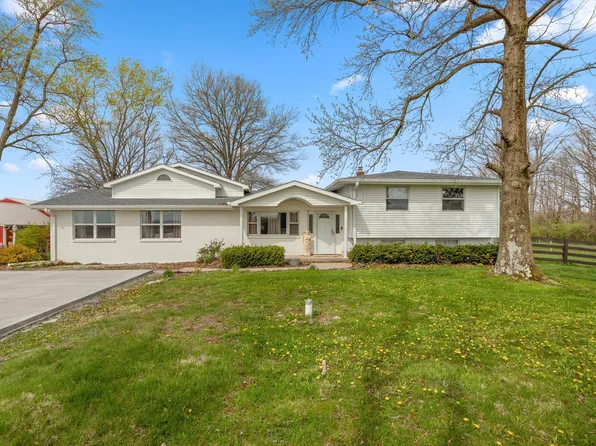 1502 N Matthews Rd, Greenwood, IN 46143