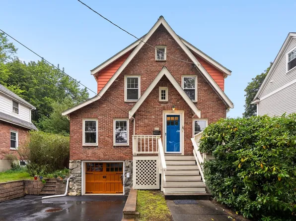 21 Valentine Rd, Arlington, MA 02476