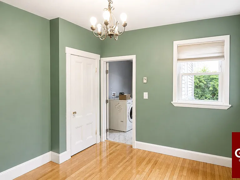 196 Dorchester St — Photo 4