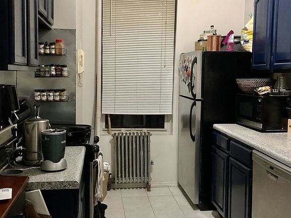 4th image of 728 Amsterdam Ave #3A
