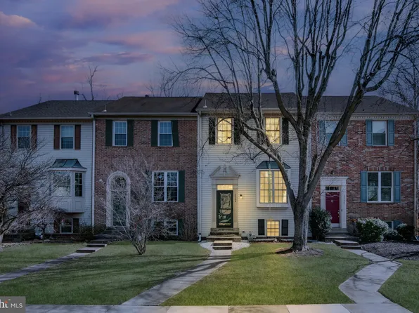 3304 Stone Heather Ct, Herndon, VA 20171