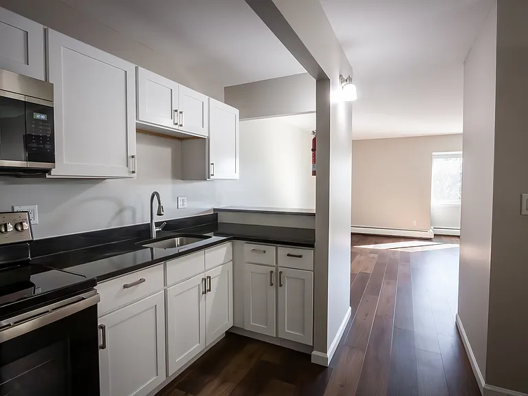 James - Kitchen James - Kitchen