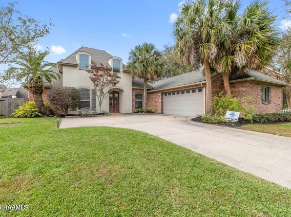 121 Archangel Dr, Lafayette, LA 70508