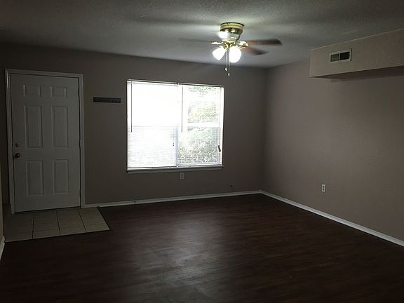 2nd image of 1023-1057 W Eagle St #1023