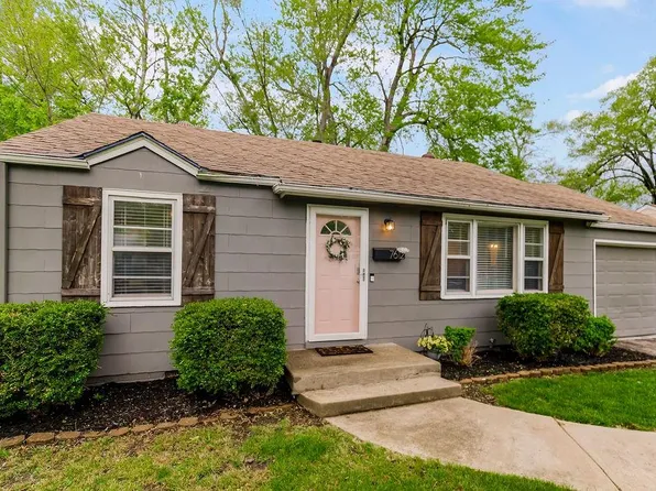 7612 Newton St, Overland Park, KS 66204