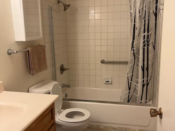 5559 Penn Cir #1, Anchorage, AK 99504