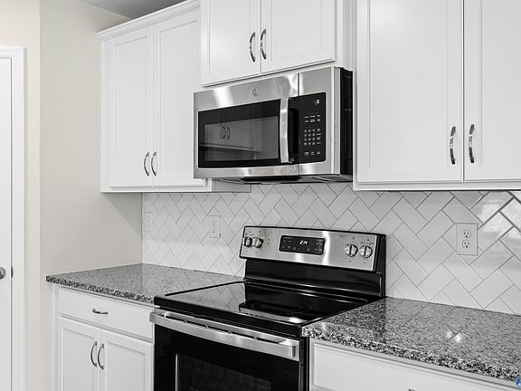 5th image of 210 Sunny Springs Ct