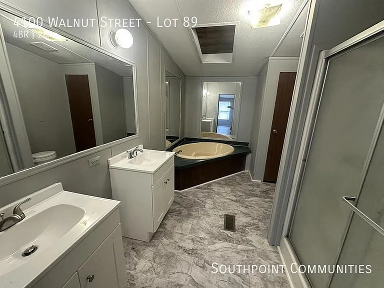 4100 Walnut St #89 — Photo 8