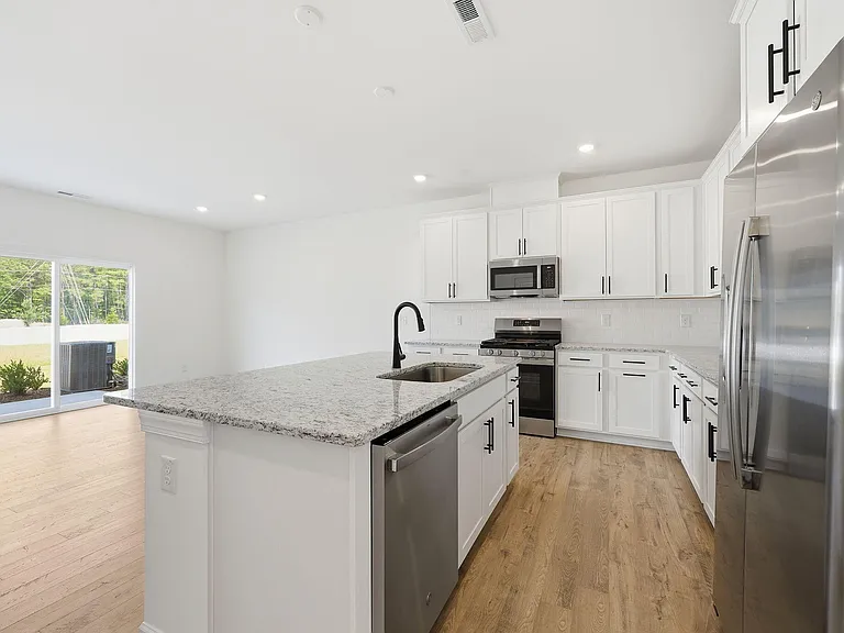 318 Sweetbay Tree Dr — Photo 8