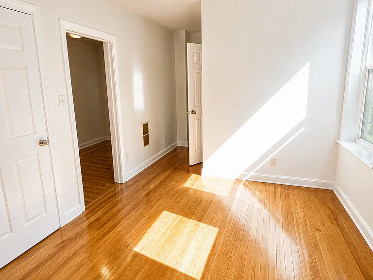 3345 S Bell Ave #1 — Photo 5