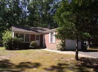 46 Bowie Dr, Whiting, NJ 08759