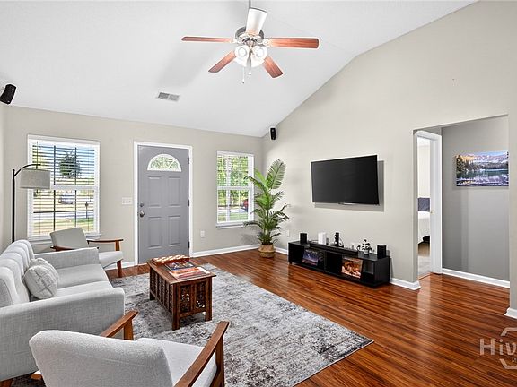 5th image of 410 Shadowbrook Circle