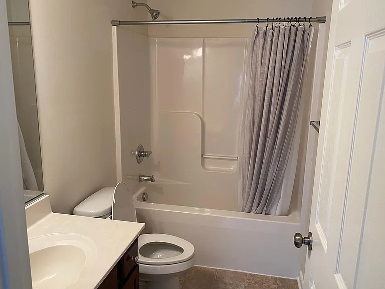 544 Abbey Village Cir — Photo 12
