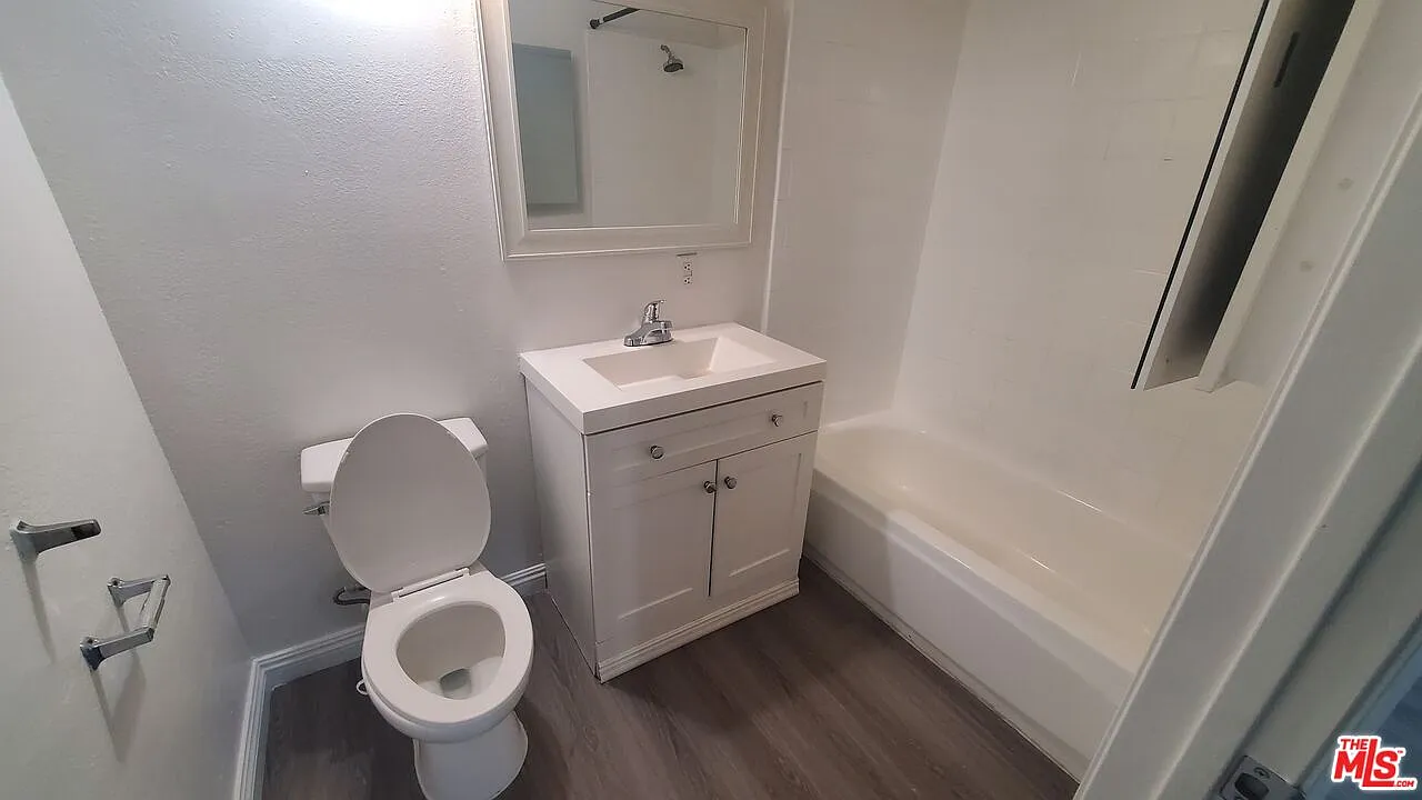 3 bed, 2.0 bath, 1450 sqft, $3,000 — Photo 4