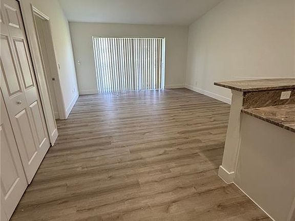 3rd image of 5109-5111 26th ST SW