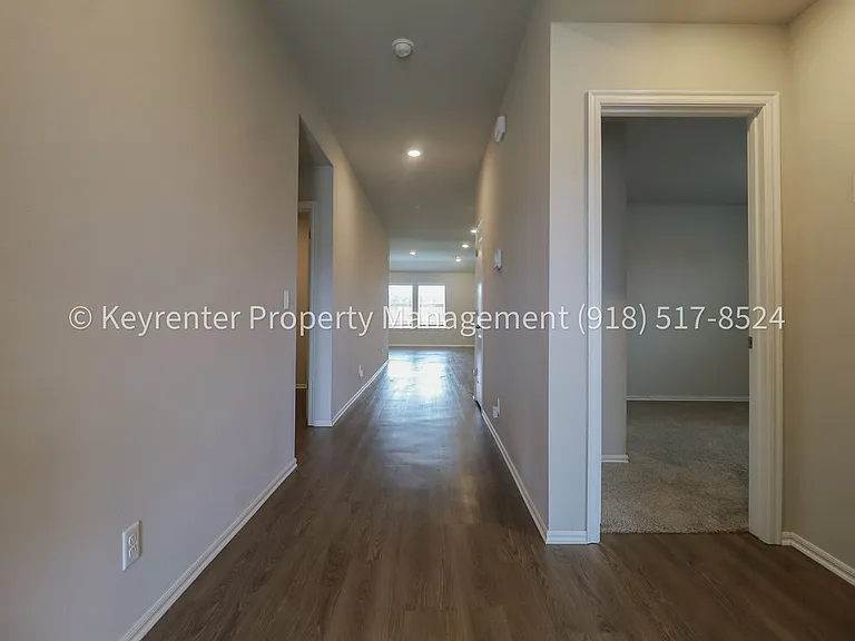 1308 Sunstone St — Photo 6
