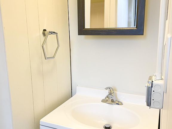5th image of 1509 May St #2