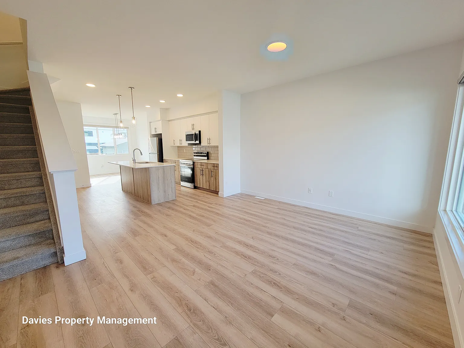 4677 177 Avenue NW - MAIN — Photo 4