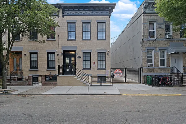 Rented by The Property Firm | media 5