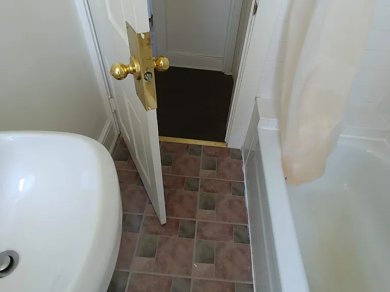 34 E Walnut St #C — Photo 16