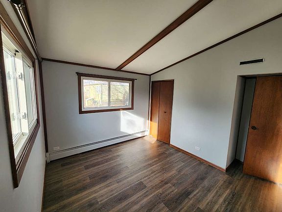 5th image of 930 Hathaway St