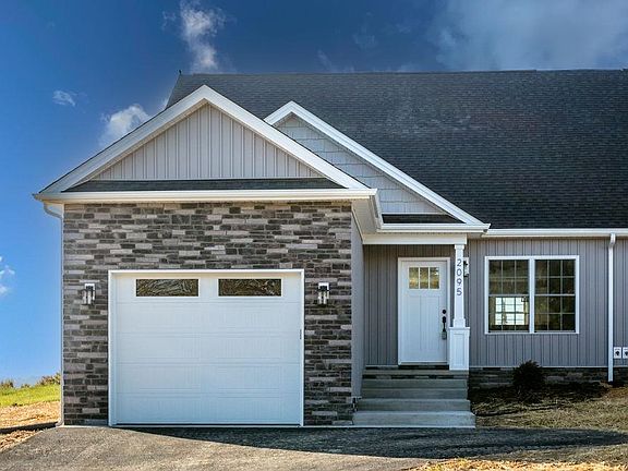 2nd image of 2095 Willow Hill Dr