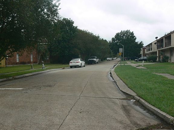 5th image of 3701 Martinique Ave #d #D