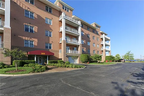 305 Brooke Ave Photo 1