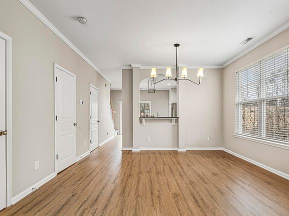 5th image of 6055 Viking Dr