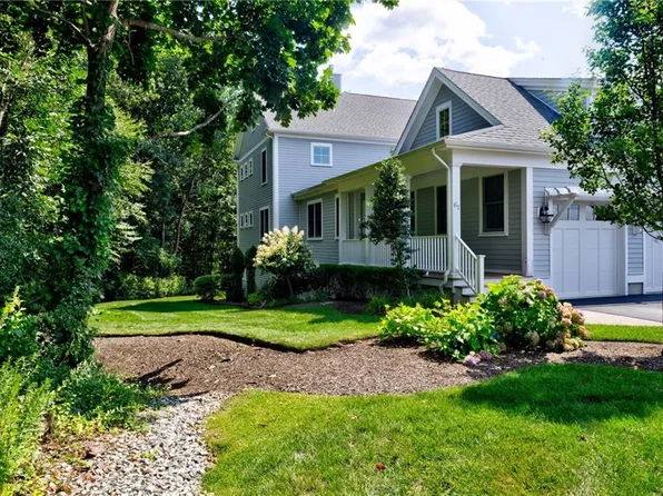 61 Kettle Point Ave, East Providence, RI 02914