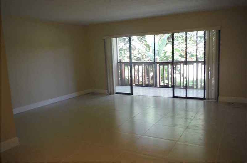 1st image of 1021 Mockingbird Ln APT 203