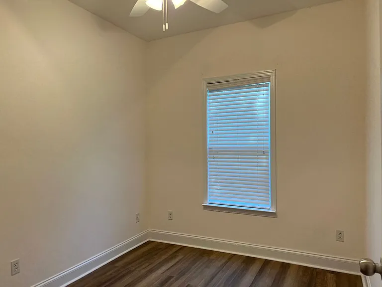 400 Manchester Ln — Photo 20
