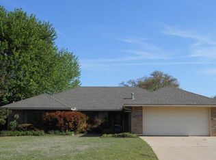 303 Bowling Dr, Pauls Valley, OK 73075