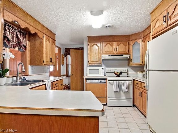 4th image of 211 Hamilton Blvd