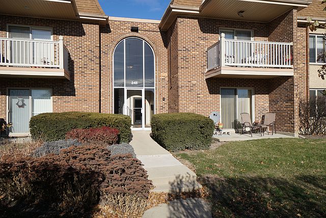1st image of 2411 N Kennicott Dr APT 2A