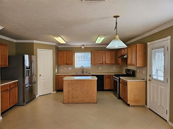 4th image of 2522 Toms Brook Dr