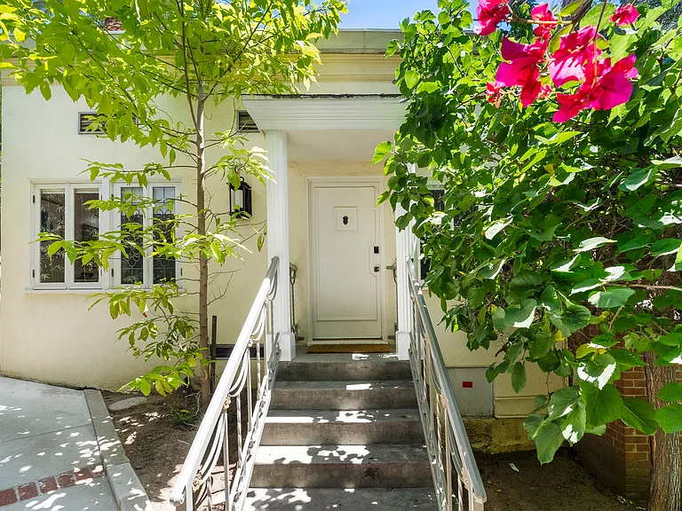 1328 N Londonderry View Dr — Photo 4