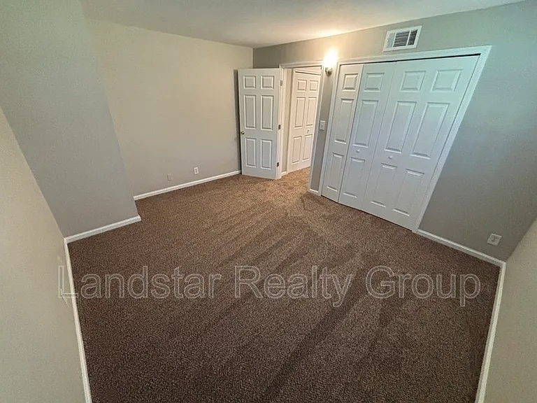 3221 Kemmons Dr #2 — Photo 17