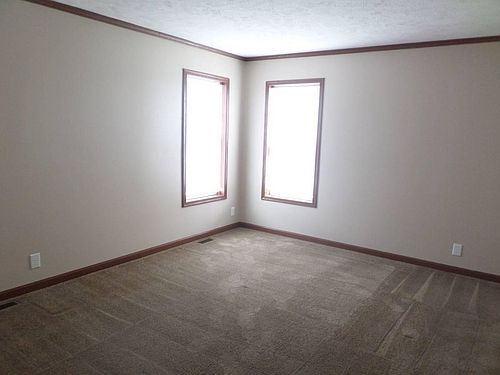 5th image of 2545 Shakespeare Ln