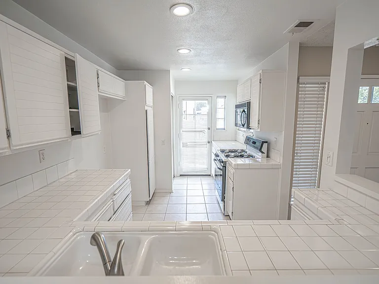 25867 McBean Pkwy #88 — Photo 6