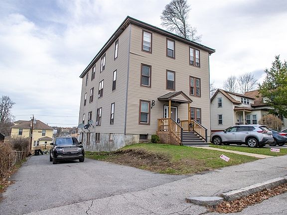 3rd image of 73 Green Hill Pkwy