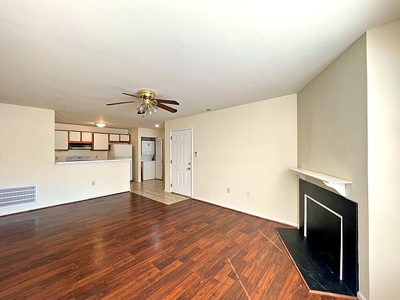 2nd image of 29 Driftwood Ct #29