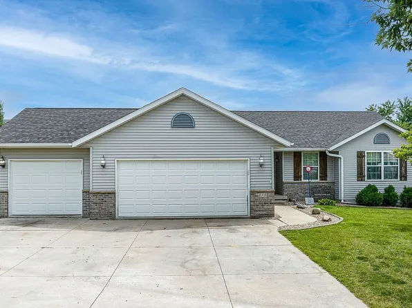 255 Jappa Rd, Ely, IA 52227