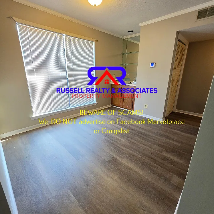 3021 Chase Ln — Photo 3
