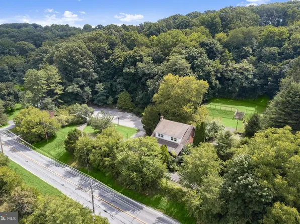 679 Old Rd, Westminster, MD 21157