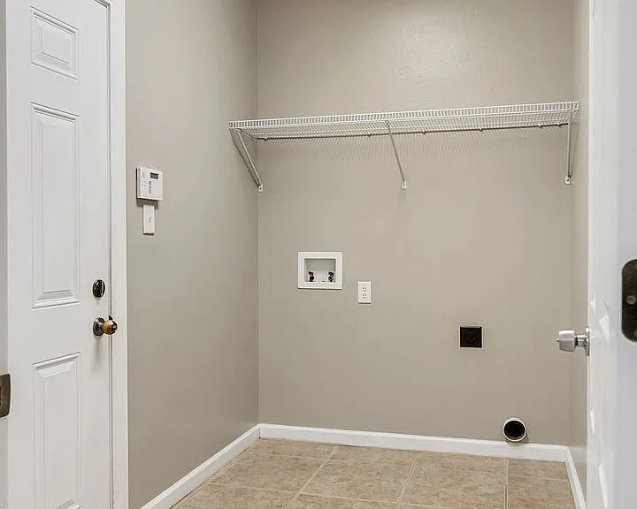 304 Florida St — Photo 10