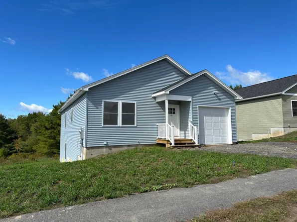 39 Village Circle, Augusta, ME 04330